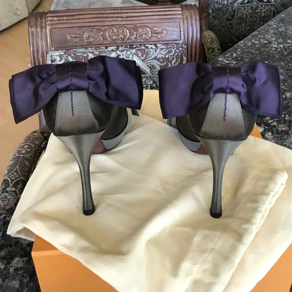 Louis Vuitton silk  Pumps with Purple Bow - Picture 5 of 16
